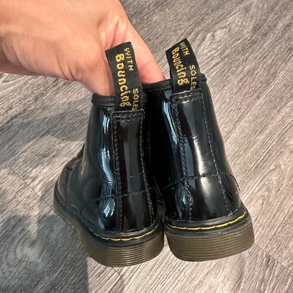 Dr. Martens toddlers black patent leather boots 🖤