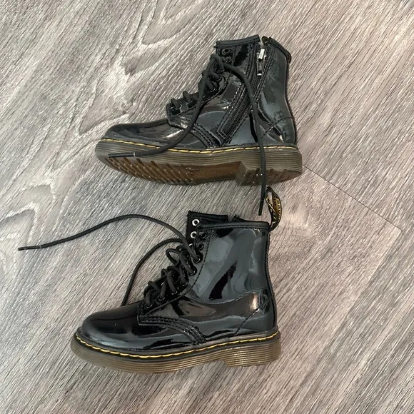 Dr. Martens toddlers black patent leather boots 🖤