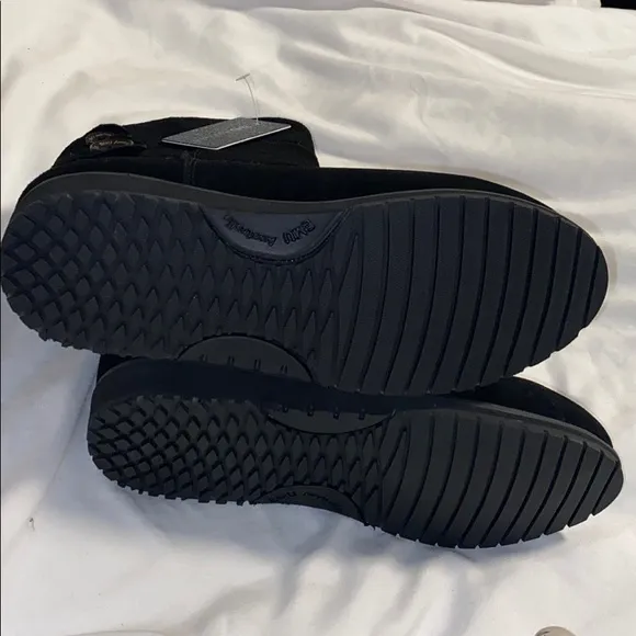 EMU Australia Anda Teens Black Boots Sz 4 girl