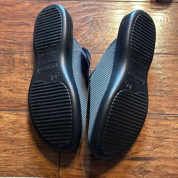 Fly Flot Lightweight Slip-On Clogs NWT