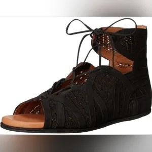GENTLE SOUL'S by Kenneth Cole black leather gladiator sandals.  Size 8 M.