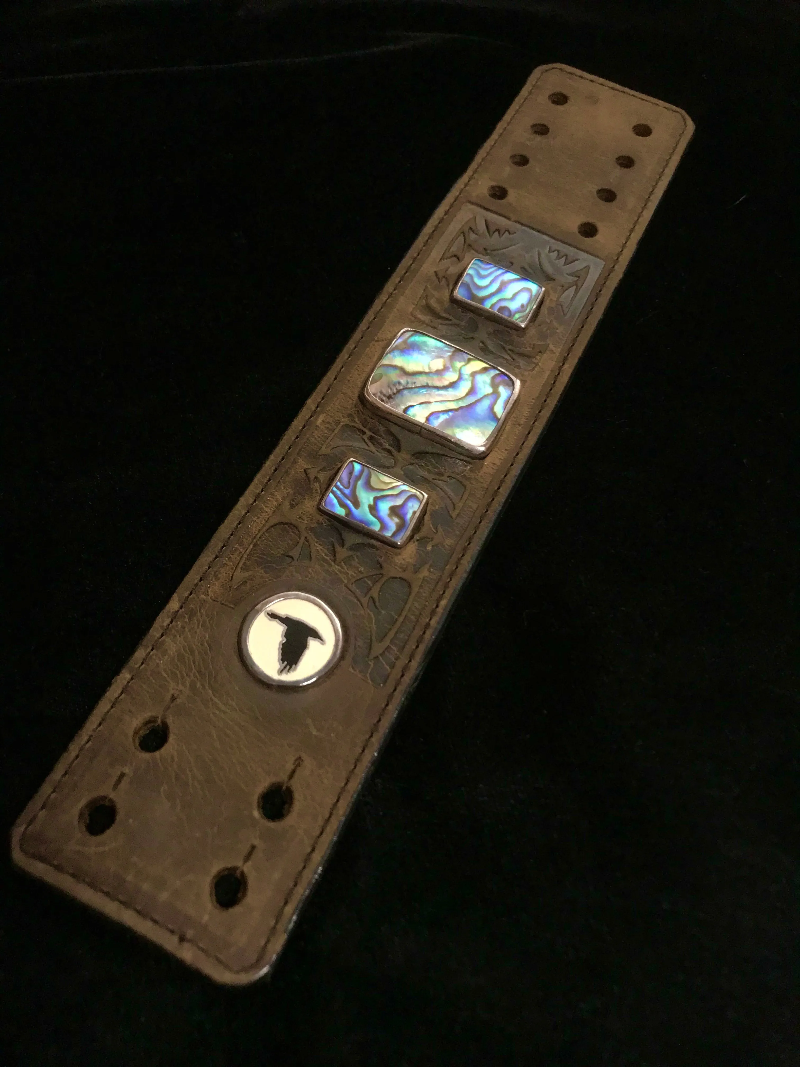 HONEY BRANDO ABALONE WARRIOR CUFF