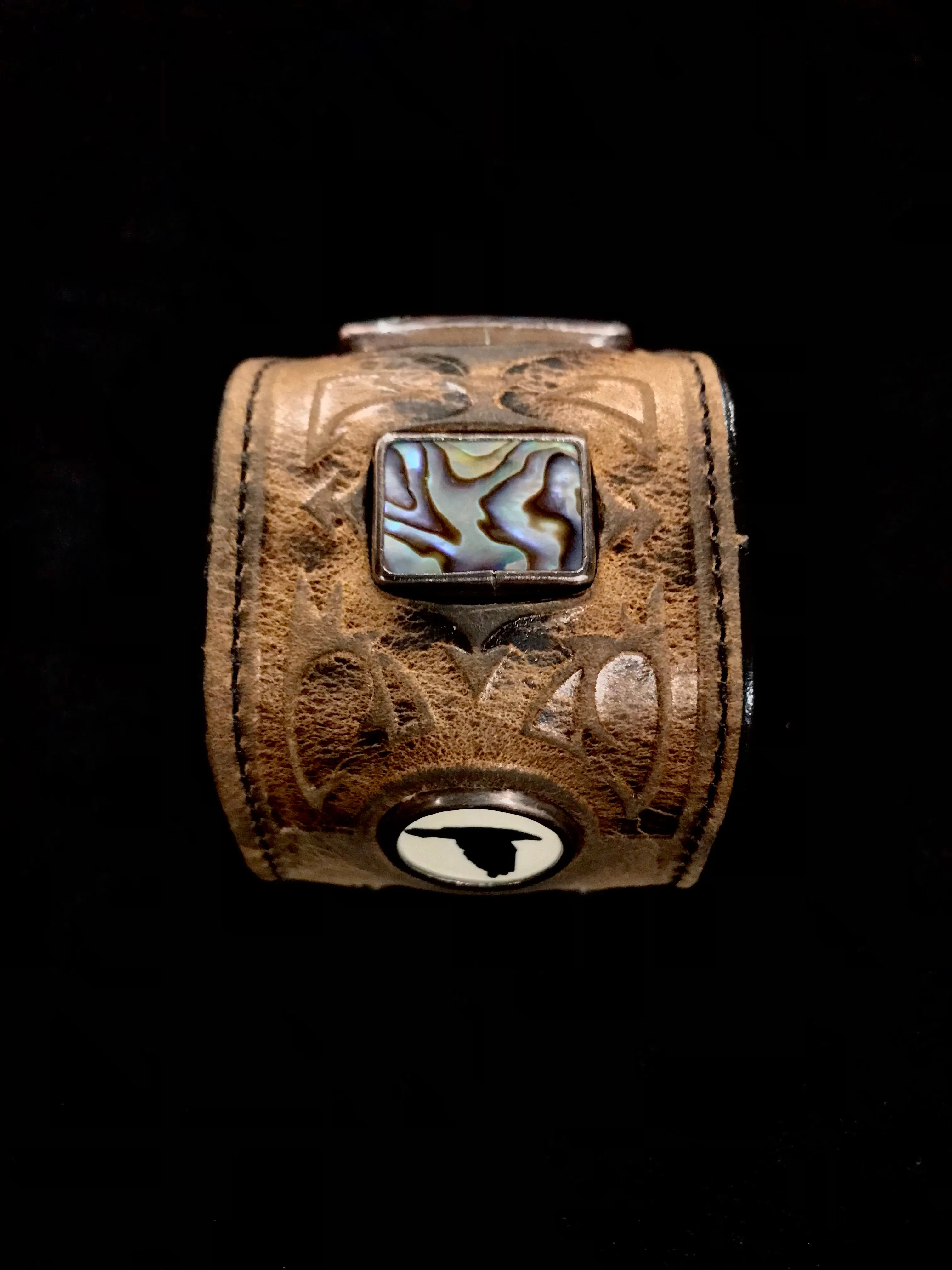 HONEY BRANDO ABALONE WARRIOR CUFF