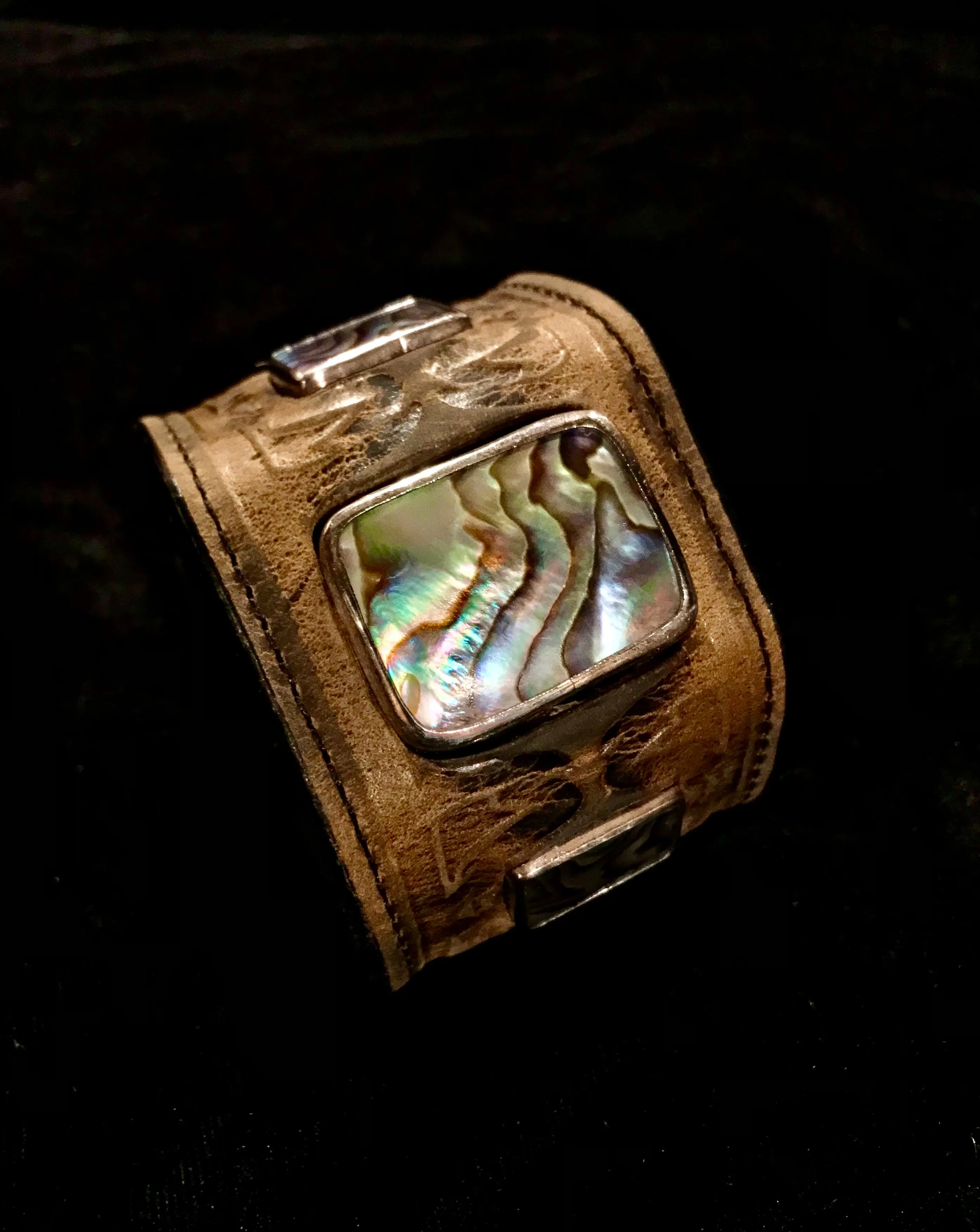 HONEY BRANDO ABALONE WARRIOR CUFF