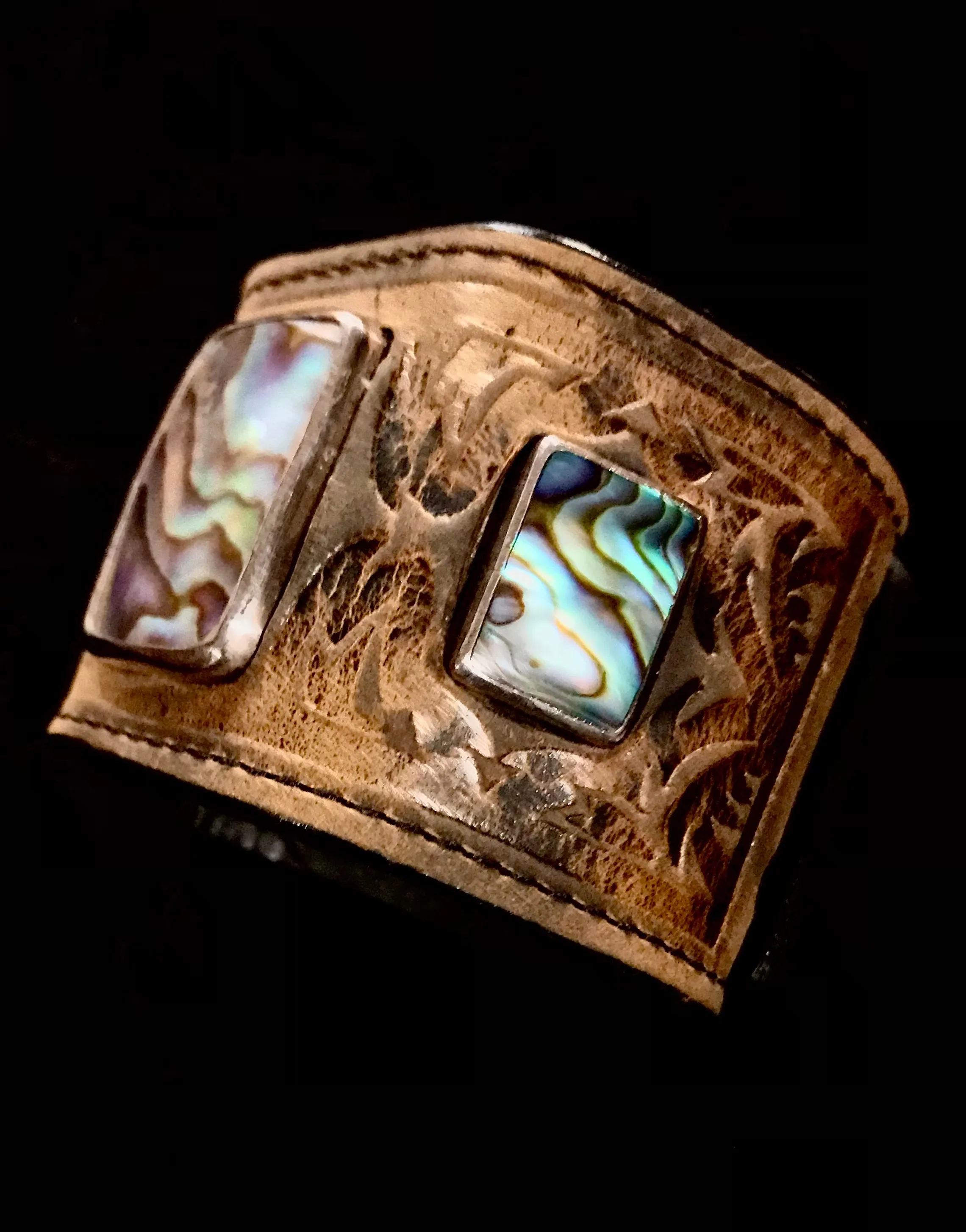 HONEY BRANDO ABALONE WARRIOR CUFF