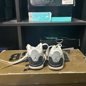 Jordan3 Retro Baby Light Smoke Grey/Chlorophyll 4C