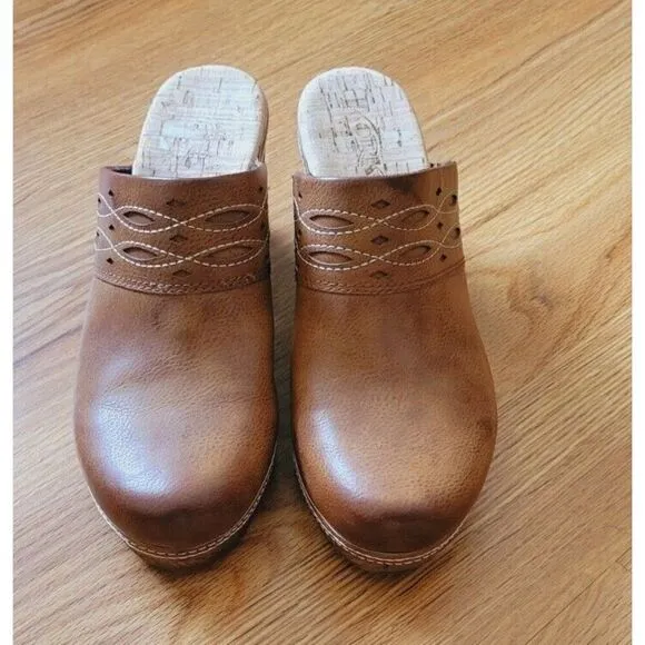 Korks By Kork-Ease Tina Clogs Mule Tan Womens Slip On Shoe  Size 9