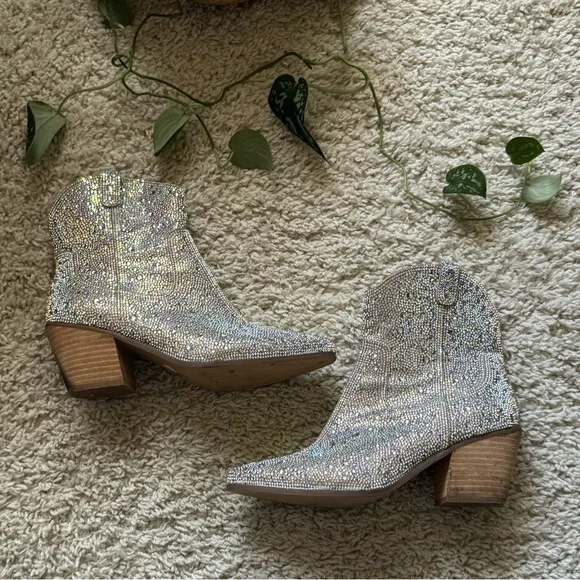 MATISSE Harlow Rhinestone Snip Toe Boots Size 8.5