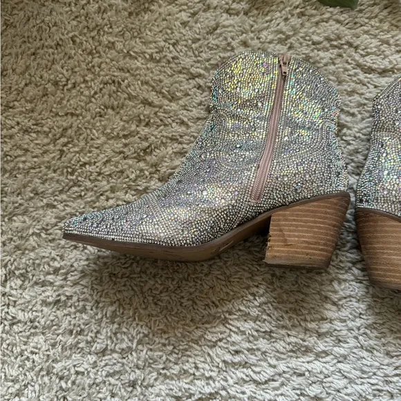 MATISSE Harlow Rhinestone Snip Toe Boots Size 8.5