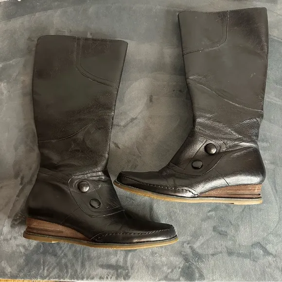 Miz Mooz New York City Retro Boots Size 9