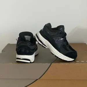 New Balance 2002R Black/White Toddler Sneakers - SZ 5 C