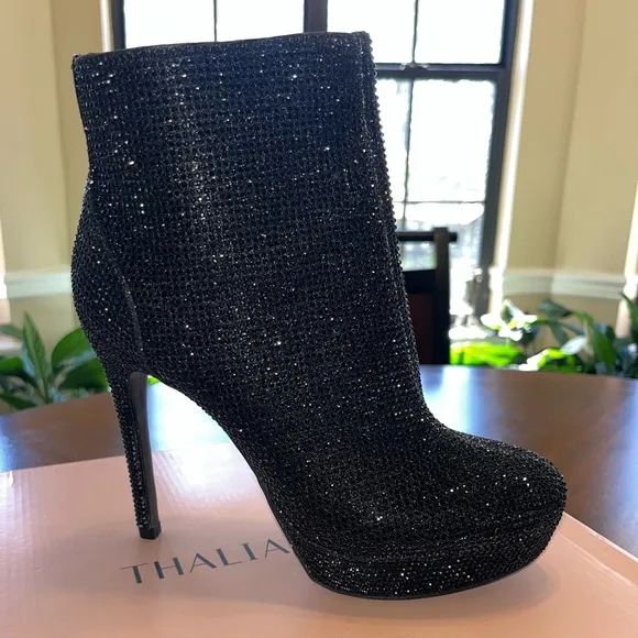 New THALIA SODI Black Glitter Rhinestone Boots 6M