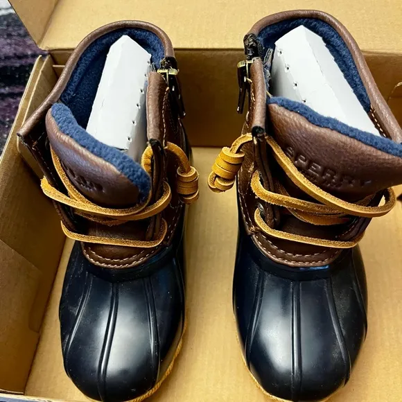 NIB Kids Sperry Saltwater Boots