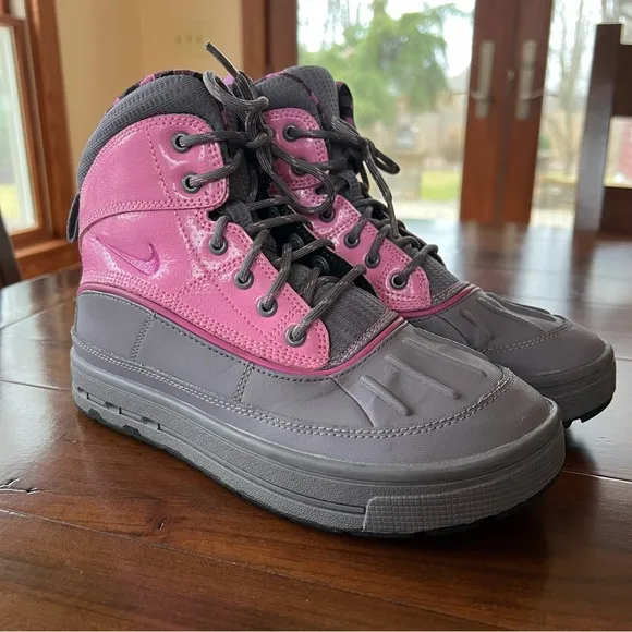 Nike ACG Woodside 2 Boots Pink Gray 4