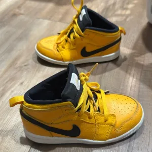 Nike Air Jordan 1 Mid Baby Size 10C Yellow Athletic Shoes Sneakers 640735-700