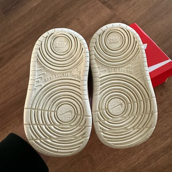 Nike Court Borough Mid 2