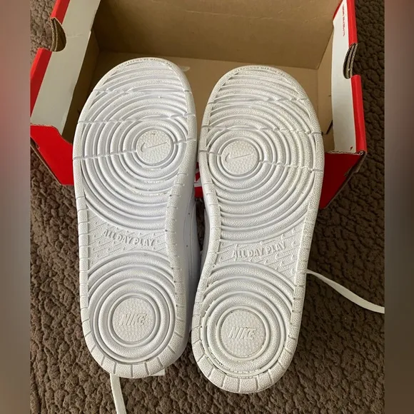 Nike Court Borough Mid 2
