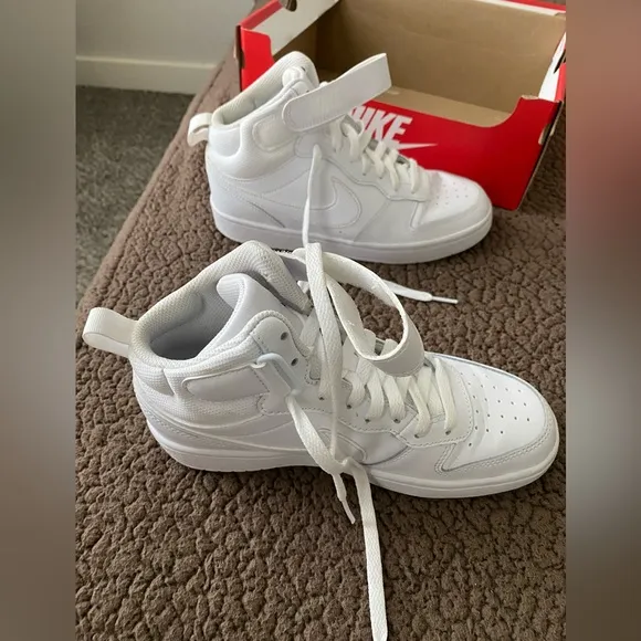 Nike Court Borough Mid 2