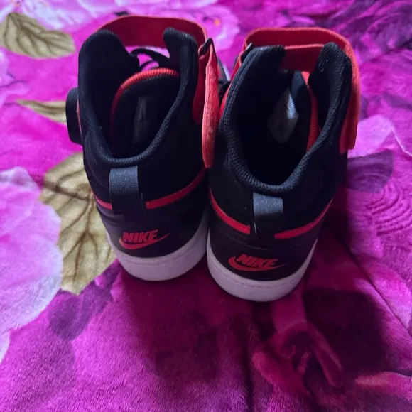 Nike Court Borough Mid 2