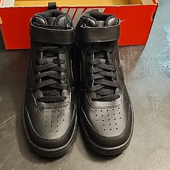 Nike Court Borough Mid 2