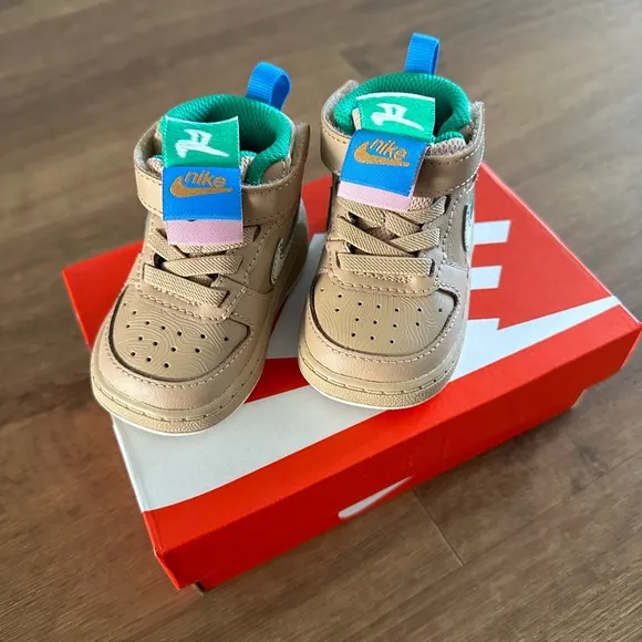 Nike Court Borough Mid 2