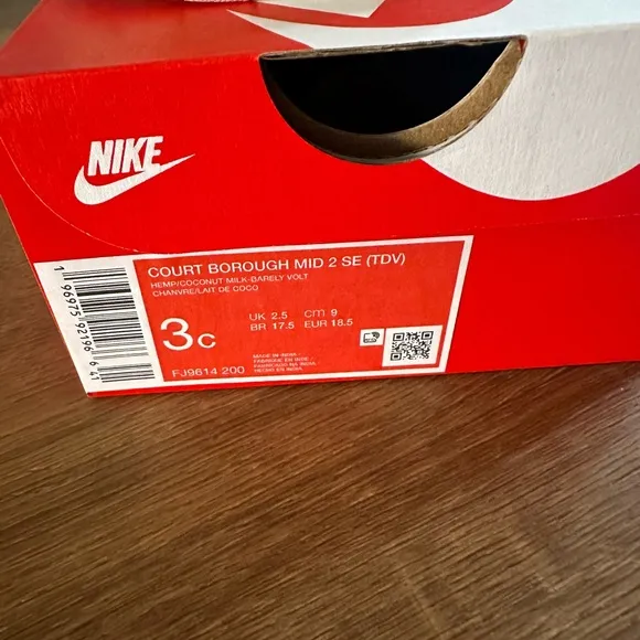 Nike Court Borough Mid 2
