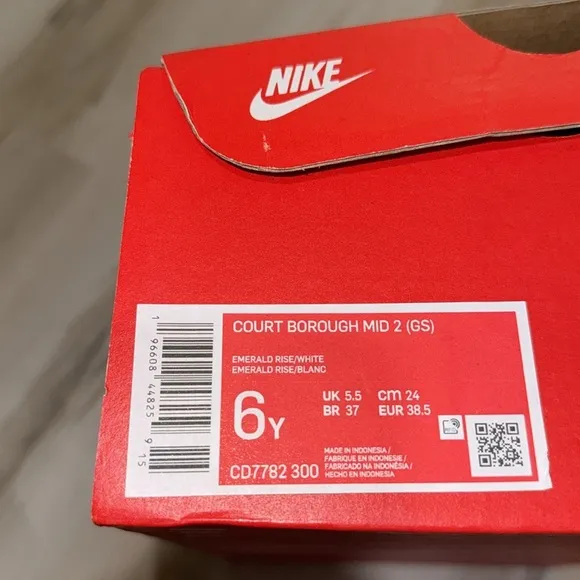 Nike Court Borough Mid 2