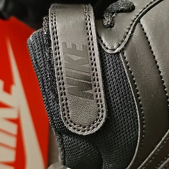 Nike Court Borough Mid 2