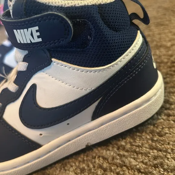 Nike Court Borough Mid 2