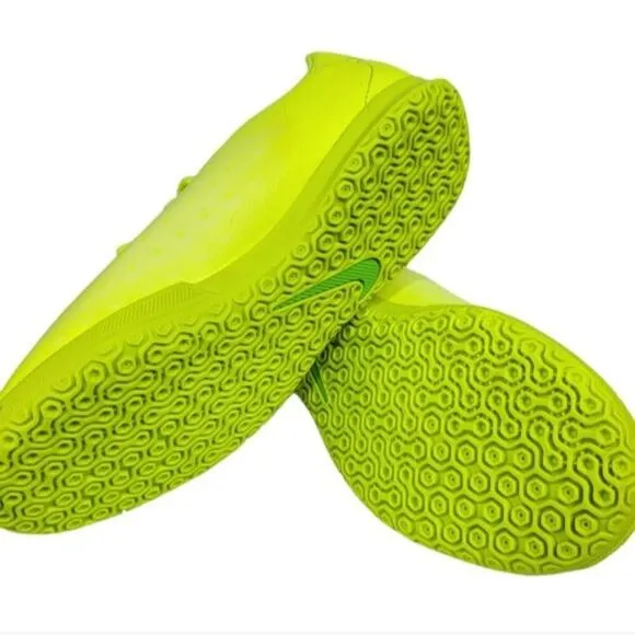 Nike Junior Athletic Soccer Sneakers 4 Youth