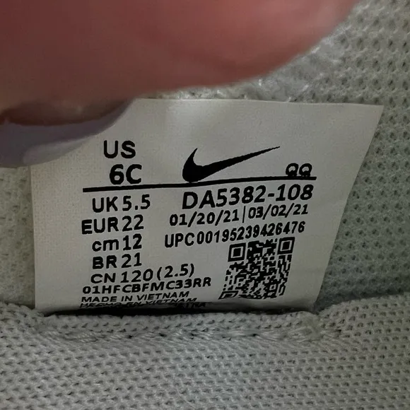 Nike Kids Court Legacy Sail Green Size 6C - DA5382-108 NWOT