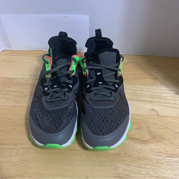 Nike React Vision GS Girls Size 4Y Gray Pink Athletic Shoes Sneakers‎ CV8965-001