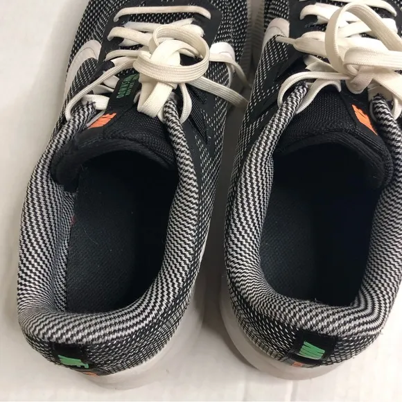 Nike Sneakers Men’s Size 9.5 Downshifter 9 SE Black White  Athletic Shoes