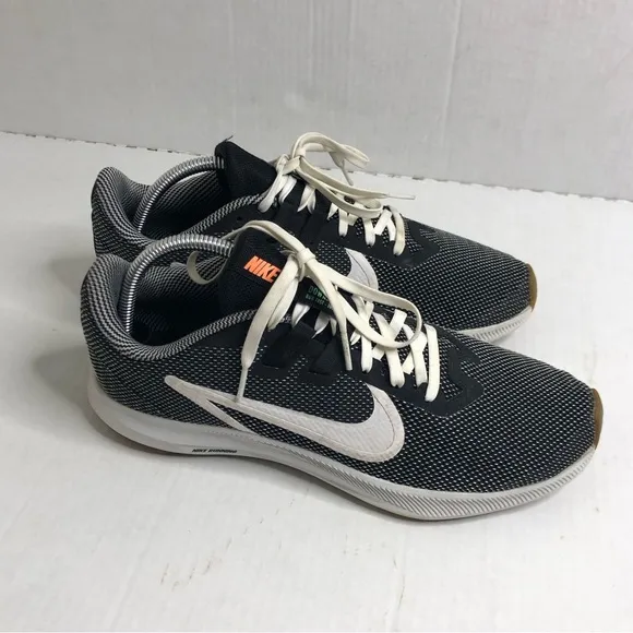 Nike Sneakers Men’s Size 9.5 Downshifter 9 SE Black White  Athletic Shoes