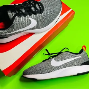 Nike Youth Kid’s Dualtone Racer Athletic Comfort Sneakers Size 6Y