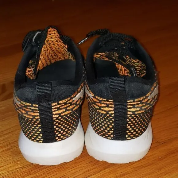 Nike Roshe NM Flyknit Sneakers