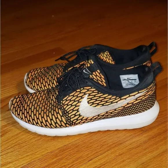 Nike Roshe NM Flyknit Sneakers
