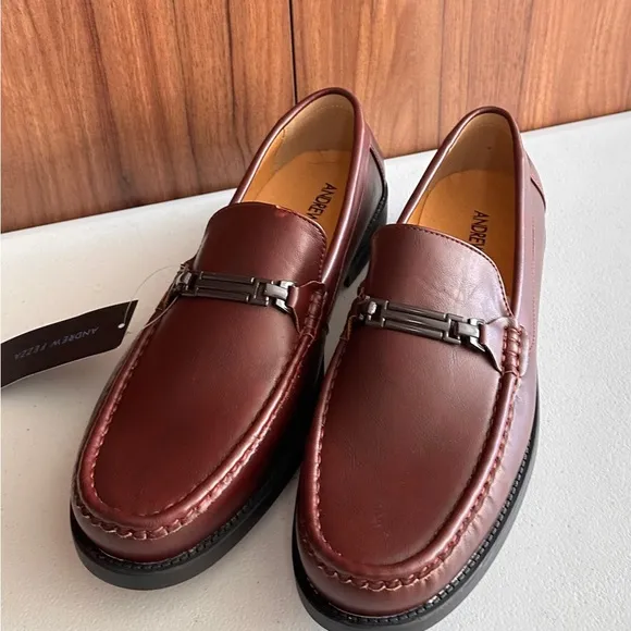 NWOT. Burgundy Leather Loafers with Moccasin Toe and Metal Bar Size 10.5