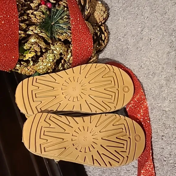 NWT Children's Ugg boots