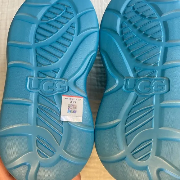 NWT UGG Women's Sport Yeah Clog Teal Plastic Slipper Slip On Size 8