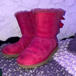 Pink UGG bow boots🎀