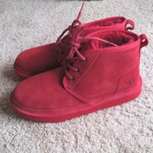 Re-posh! UGG Neumel II Boots.