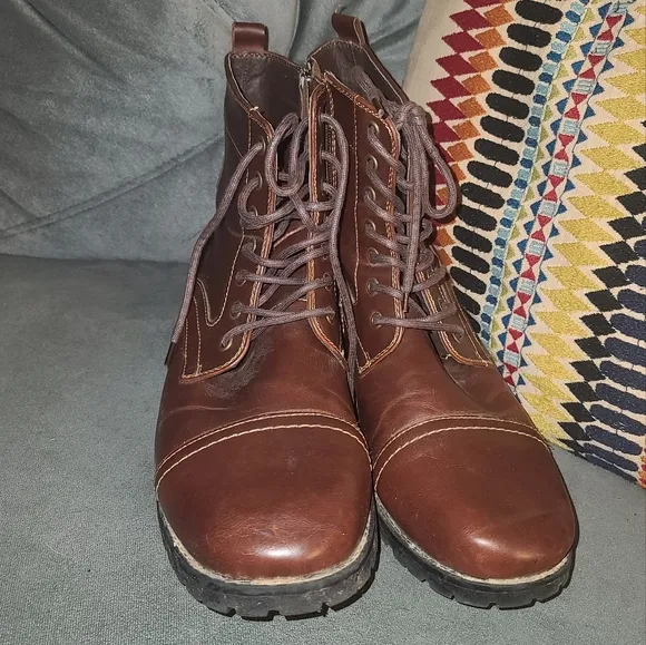 Report | Booster Boots Men's Size 13M