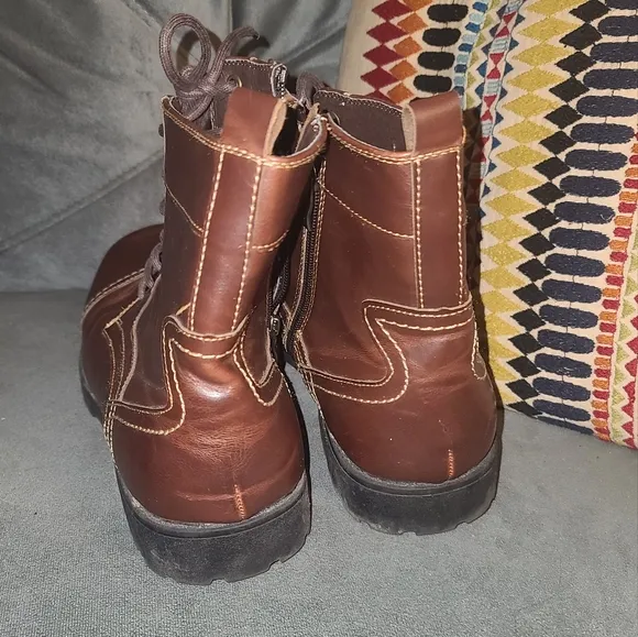 Report | Booster Boots Men's Size 13M