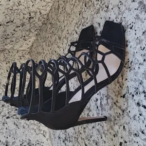 SCHUTZ Womens Size 9.5 Julianna Black Suede Gladiator Heeled Sandals