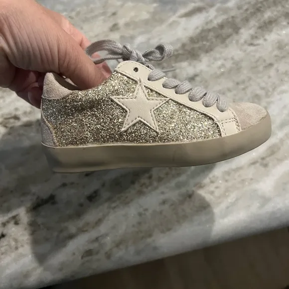 Shu shop Paula sneakers toddler