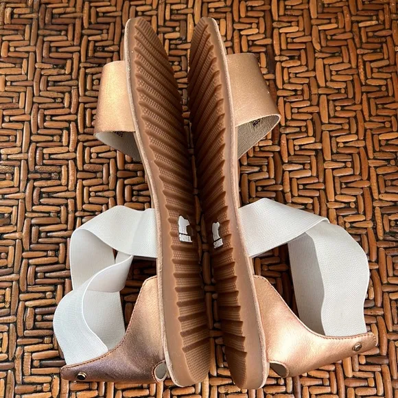 SOREL Ella II sandals in copper in brand new condition - NO BOX