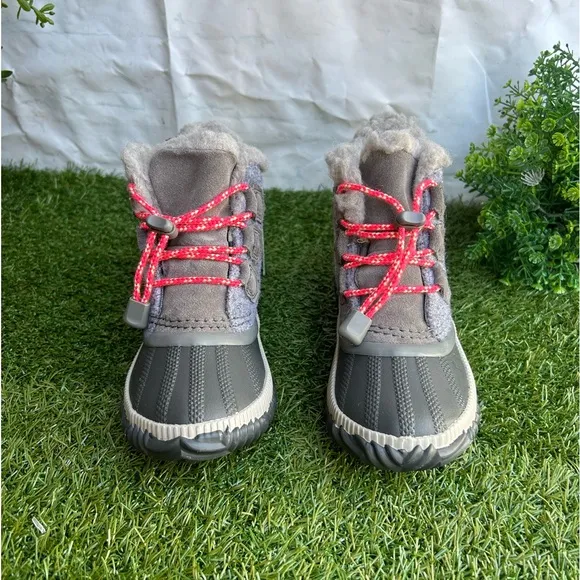 SOREL Shearling BootsYOUTH OUT N ABOUTTM PLUSBOOT size 1 unisex