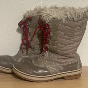 Sorel Tofino Size 7 Waterproof Winter snow rain Boots Tan Faux Fur