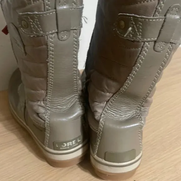 Sorel Tofino Size 7 Waterproof Winter snow rain Boots Tan Faux Fur
